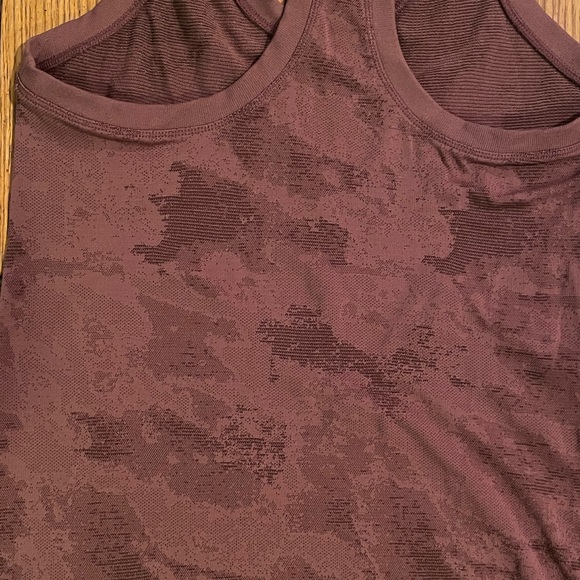 EUC Athleta Momentum Camo Tank, size small, brown camo color - Picture 3 of 5